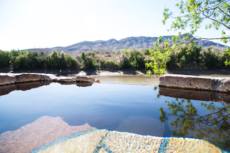 Truth or Consequences, New Mexico Feed me dearly